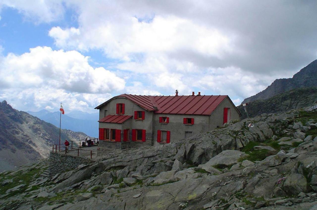 Hotel Ristorante Sasso Remenno Val Masino Exterior foto